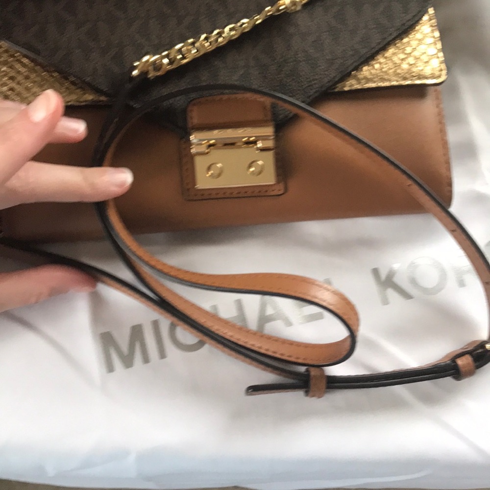 Michael Kors Crossbody - Picture 6 of 6